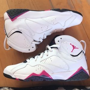 Jordan size 6youth(8women)